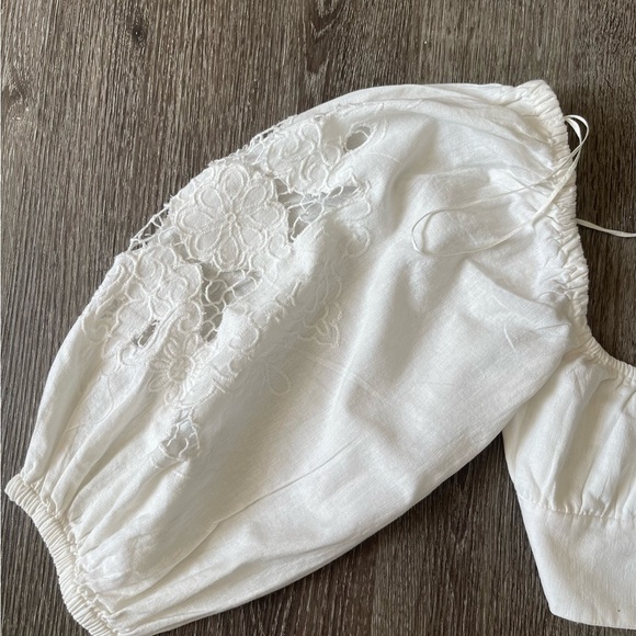 Zara White Puff Sleeve Crop Blouse with Tie Front - Picture 2 of 5